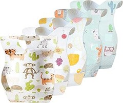 Comparativa de materiales en baberos impermeables para usar fuera de casa